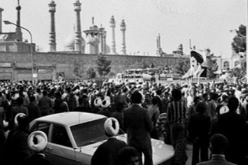 از بزرگ&zwnj;ترین اقدام رژیم پهلوی علیه حوزه علمیه تا شرط عجیب بختیار برای نخست&zwnj;وزیری / دلیل تناقضات رفتاری دولت&zwnj;ها در اواخر پهلوی چه بود؟