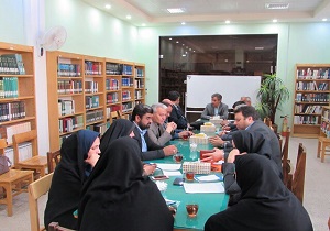 کتابخانه گردی رسمی زیبا برای آشتی مردم با کتابخانه&zwnj;ها است