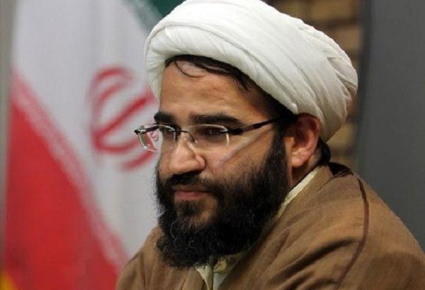 گروه‌های مختلف جامعه در هیات‌های مذهبی فعالند