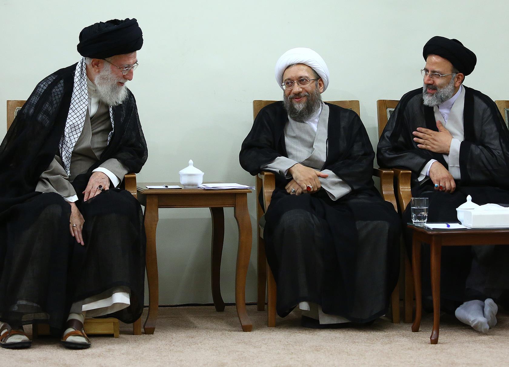 ۲۰ اسفند ماه زمان تودیع و معارفه روسای قدیم و جدید قوه قضاییه