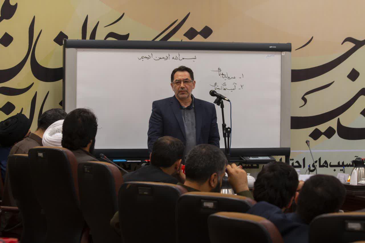 مداحان نسبت به تقویت بنیان خانواده اهتمام جدی داشته باشند