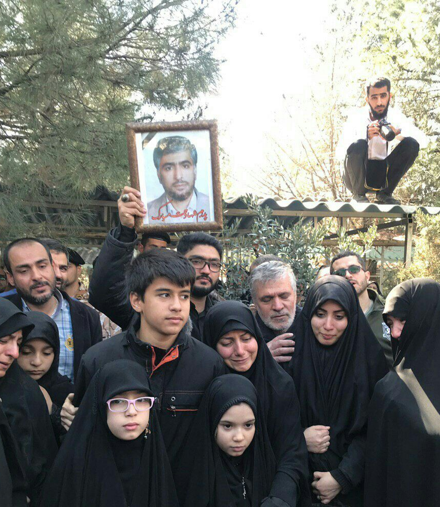 هدیه متفاوت شهید مدافع حرم برای عروسی دخترش