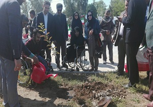 کاشت نهال به مناسبت هفته منابع طبیعی
