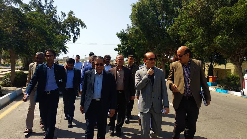 بازدید معاون برنامه&zwnj;ریزی و توسعه منابع انسانی از بزرگترین بندر اقیانوسی کشور