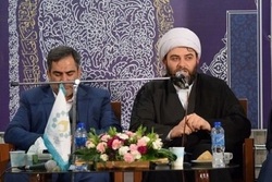 شاعران تاثیر ژرفی در سرنوشت یک جامعه دارند/ شاعران، مبلغان مکتب و معارف انقلاب اسلامی