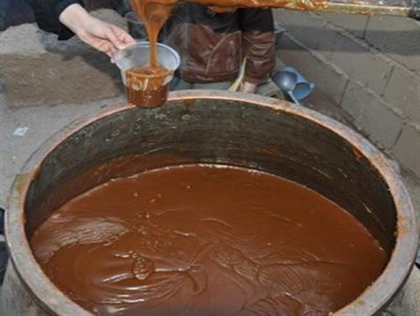 ۱۰ تن سمنوی نذری، مهمان سفره ۱۰ هزار خانواده شیرازی + فیلم