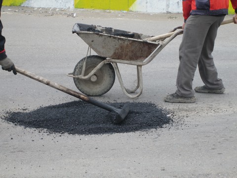 لکه گیری آسفالت خیابان&zwnj;های منتهی به حرم مطهر رضوی
