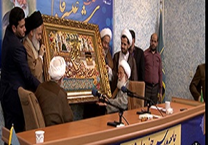 از مجاهدت های آیت الله شیخ عیسی قاسم در قم تجلیل شد