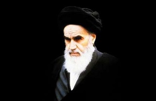 خاطره‌ای که حاج‌احمد آقا از گریه شبانه امام خمینی(ره) تعریف می‌کرد +فیلم