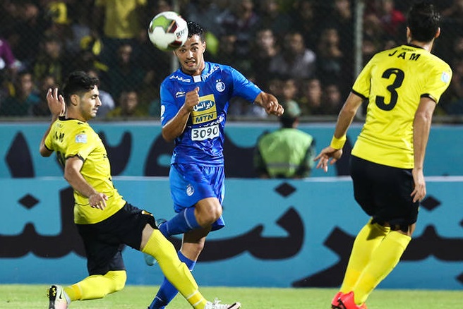 جدال گل&lrm;محمدی و جادوگر در مشهد/ نبرد جذاب شمال و جنوب