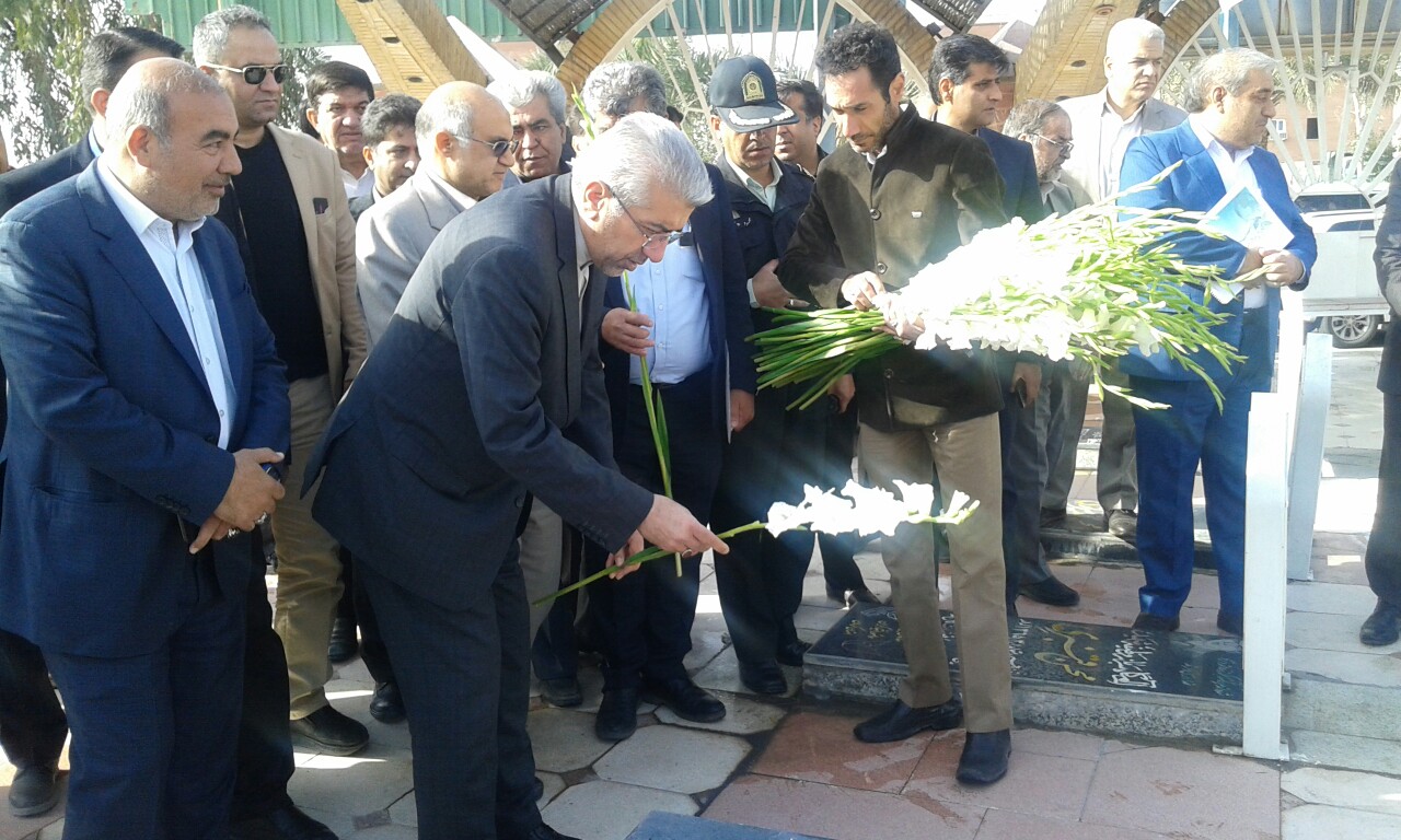 وزیر نیرو وارد فرودگاه جیرفت شد