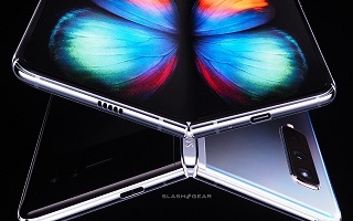 گوشی منعطف سامسونگ با نام Galaxy Fold به طور رسمی رونمایی شد +فیلم