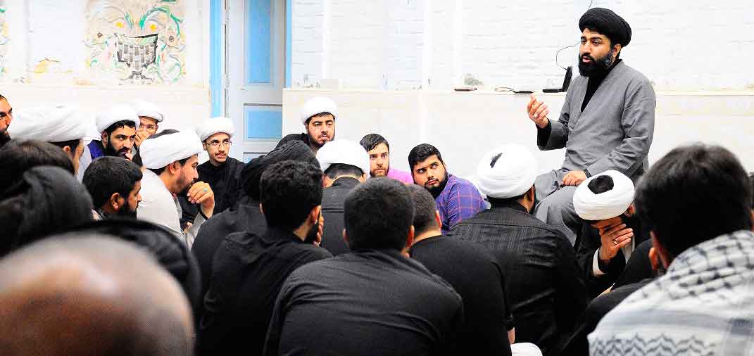 مبلغان برنامه‌های فرهنگی خود را متناسب با نیاز مخاطبان اجرا کنند