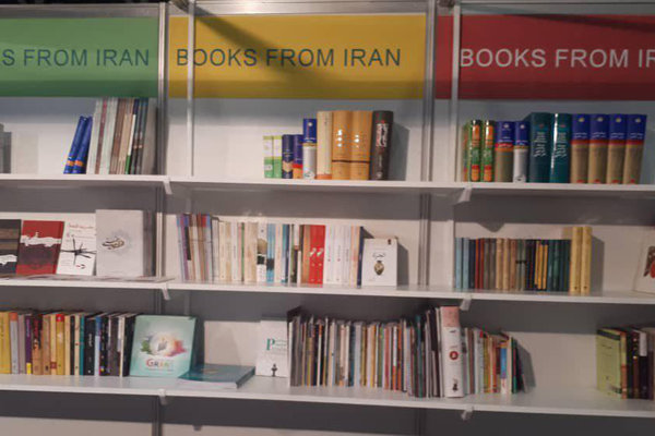 بیست و چهارمین دوره نمایشگاه کتاب عمان افتتاح شد/ نمایش ۴۰۰ عنوان کتاب از ایران