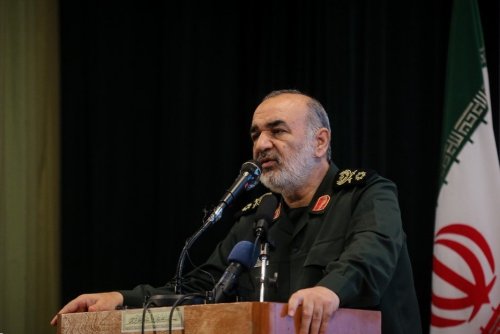 غرب پیشرفت دانش را بر علیه بشریت به کار می‌برد