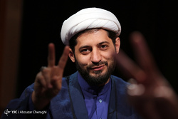 ماجرای نپوشیدن گرمکن استقلال توسط فرهاد مجیدی + فیلم