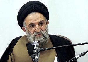تجمع طلاب ضروری و لازم بود/وظیفه حوزویان در پیشبرد بیانیه گام دوم انقلاب بسیار مهم است