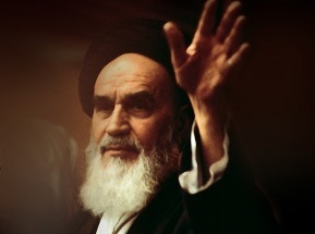 تصویری دیده نشده از امام خمینی (ره) در دسته عزاداری
