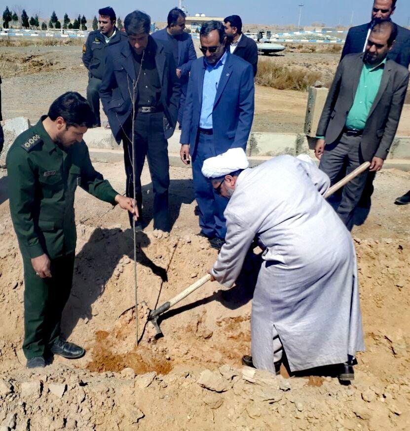 استفاده از آب‌های نامتعارف با توجه به محدودیت شدید منابع آبی در شرق اصفهان