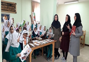 آشنایی دانش آموزان با شاهنامه فردوسی