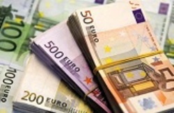 کشف ۱۰ هزار یورو توسط پلیس راه آهن اصفهان