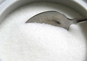 واردات ۷۰ هزار تن شکر خام از طریق بندر امام خمینی