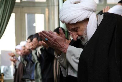 راه رسیدن به حضور قلب در حین نماز از کلام آیت الله بهجت +عکس