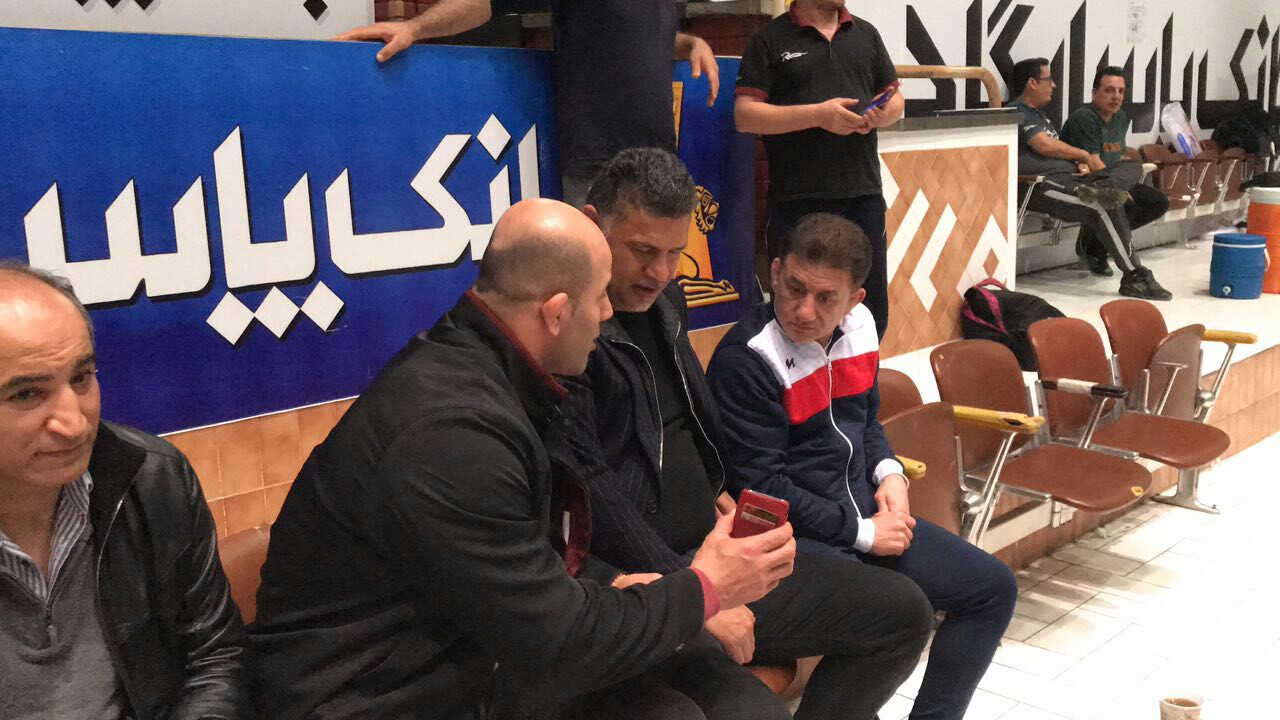 حضور علی دایی در جمع کشتی گیران
