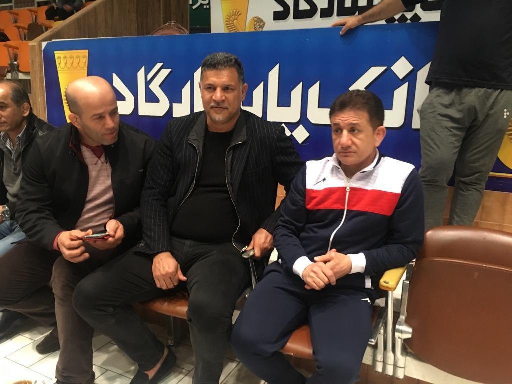 حضور علی دایی در جمع کشتی گیران