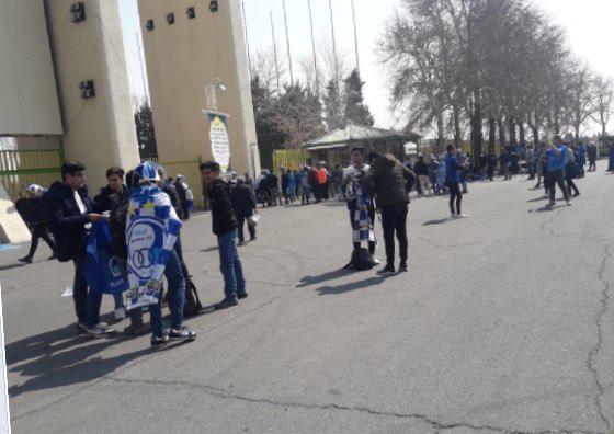 درب های ورزشگاه آزادی به روی هواداران باز شد