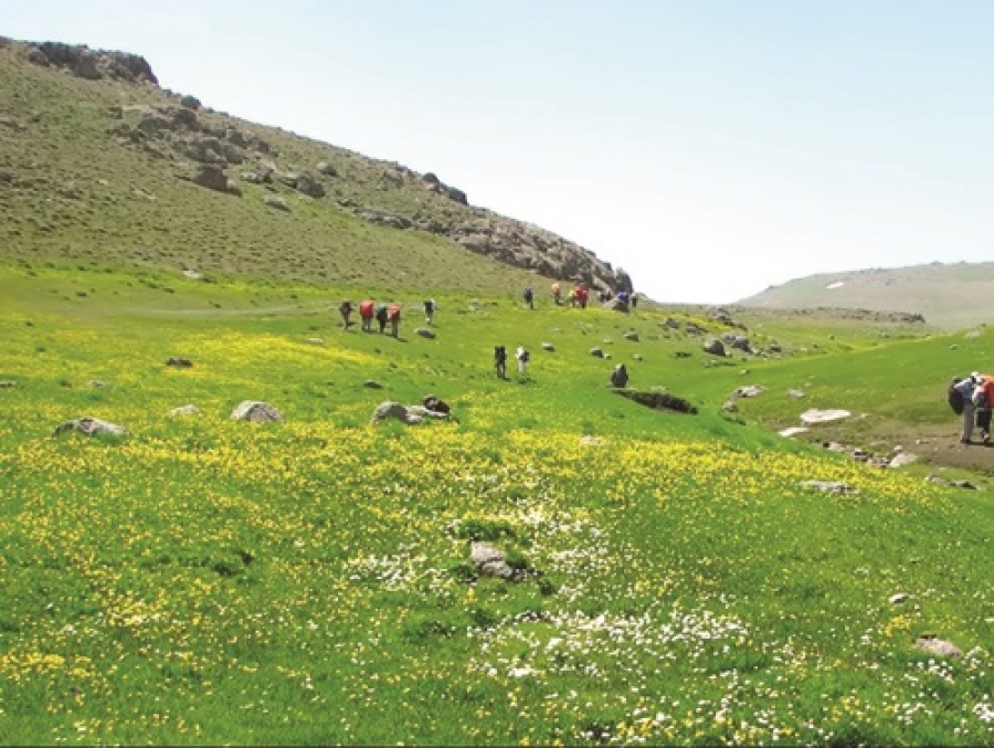 خنداب منطقه ای  روح نواز  با جاذبه های سبز گردشگری