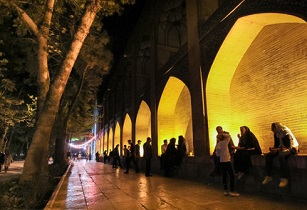 حدود ۳۰۰‌ المان در مناطق ۱۵ گانه شهری نصب خواهد شد