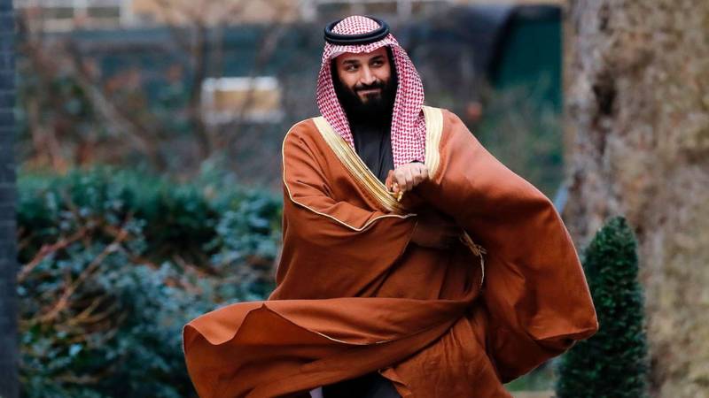 لاپوشانی اوضاع بد بن سلمان در سیاست خارجی با گاو&zwnj;های وحشی و دختران خواننده! + تصاویر