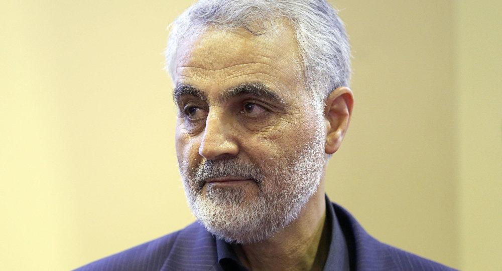سردار سلیمانی: هر ایرانی باید در خانه‌ خود یک عکس شهید داشته باشد +فیلم