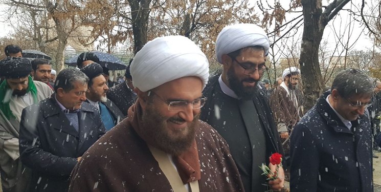 ادای احترام آیت&zwnj;الله شعبانی به مقام شامخ شهدا در همدان