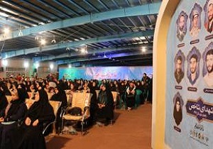 تجلیل از خانواده شهدای مدافع حرم
