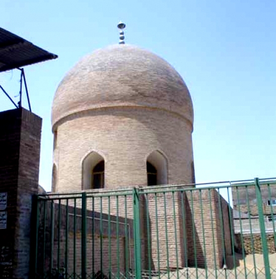 یار در خانه و ما گرد جهان می&zwnj;گردیم