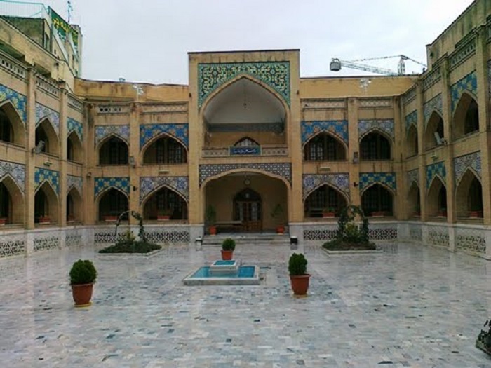 یار در خانه و ما گرد جهان می&zwnj;گردیم