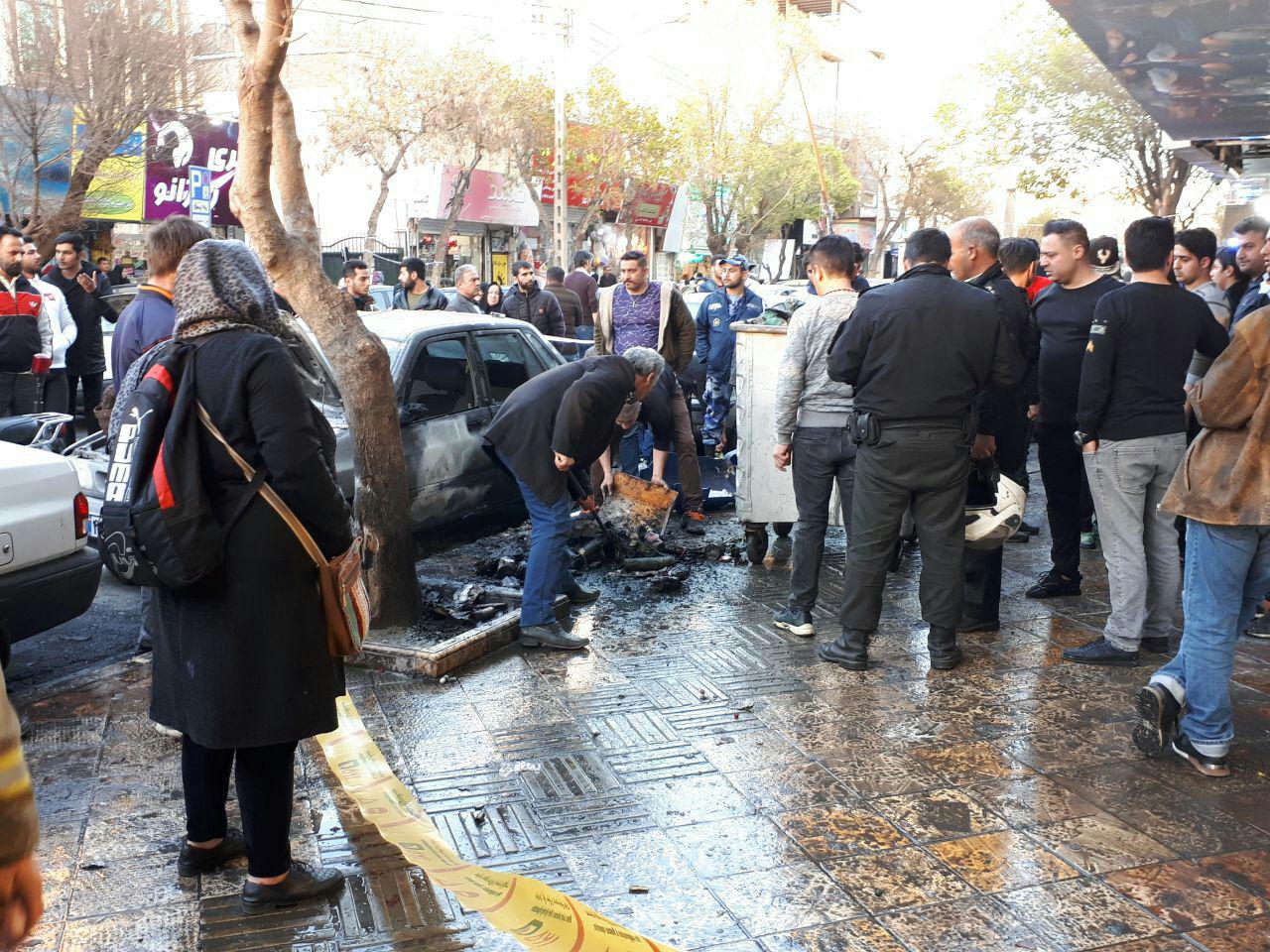 انفجار بساط یک دستفروش مواد محترقه در تهران + عکس