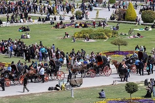 آماده سازی منطقه ۱۲ شهرداری اصفهان برای استقبال از مسافران نوروزی