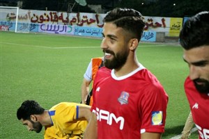 فرجی: نمی&zwnj;دانیم استاندار مالک نساجی است یا آقای X. و Y/ همه فکر می&zwnj;کنند وضعیتمان گل و بلبل است