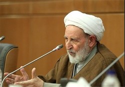 دشمن تلاش می&zwnj;کند به قداست قم ضربه بزند/انتقاد از وضعیت حجاب در جامعه