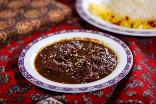 با محبوب&zwnj;ترین غذا&zwnj;های ایرانی از دید گردشگران خارجی آشنا شوید