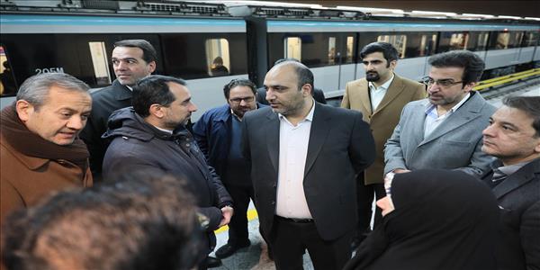 اوراق مشارکت خط ۳ قطارشهری مشهد به مبلغ ۷۰۰ میلیون تومان، فردا منتشر می شود.