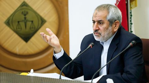 لزوم تشدید نظارت‌ها در میادین اصلی عرضه کالا‌های اساسی/ فروش گوشت مرغ گران‌تر از نرخ مصوب قابل توجیه نیست