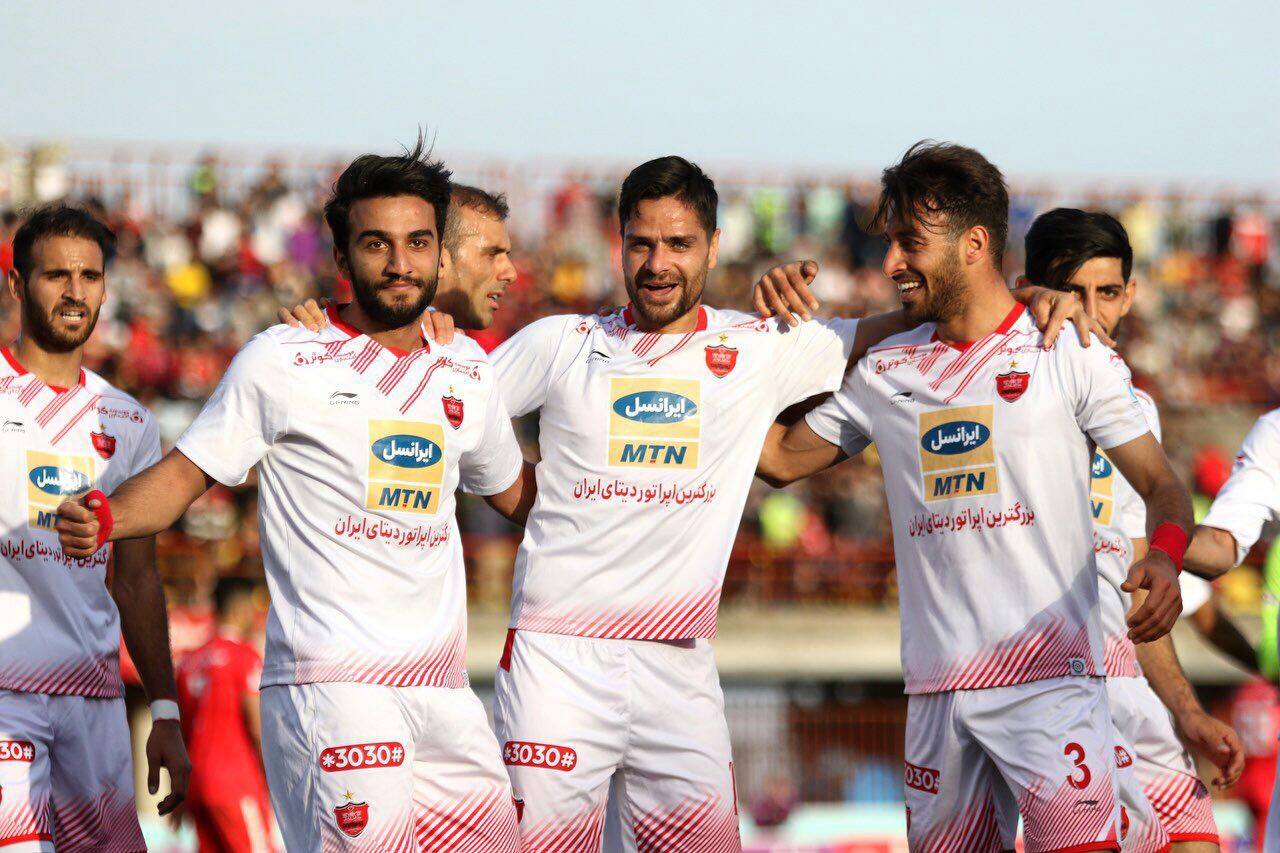 مطهری برترین بازیکن شد/ لیکنز و پرسپولیس بهترین سرمربی و تیم