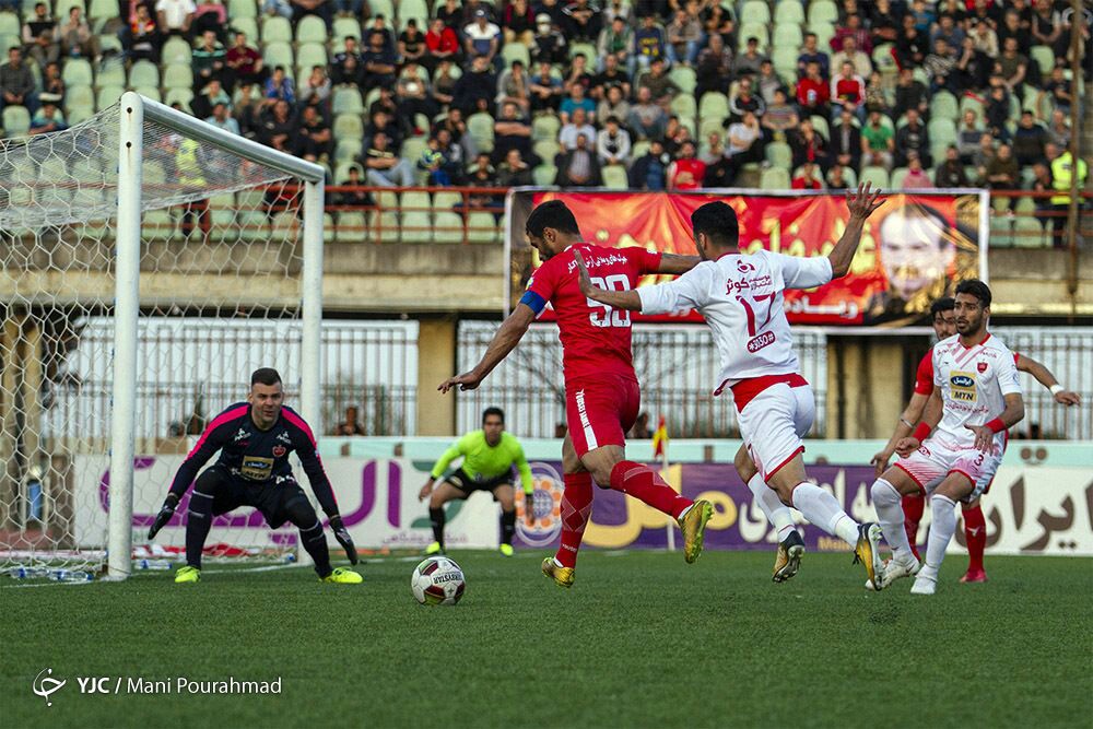 مطهری برترین بازیکن شد/ لیکنز و پرسپولیس بهترین سرمربی و تیم