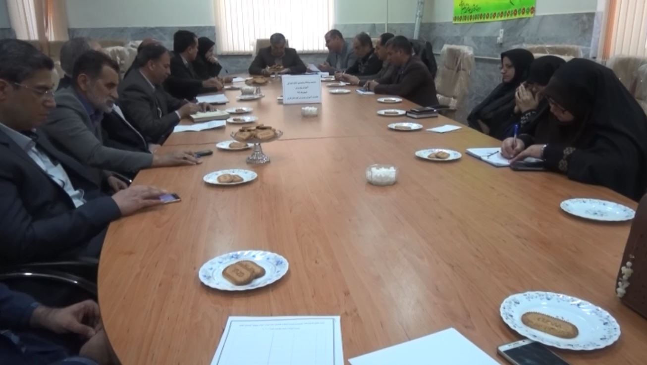 برنامه ریزی برای دانش آموزان بی بضاعت تفرشی در شب عید