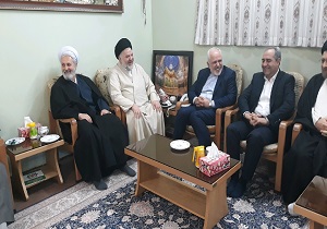 ظریف وارد قم شد/ سفر روحانی به عراق آغاز فصل نوینی در روابط دو کشور است