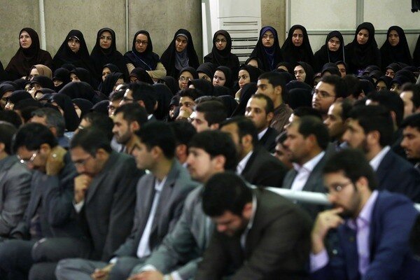 از لبیک دانشمندان و طلاب به رهبر انقلاب تا بسیج اساتید و مسئولان/ هرآنچه باید از سنگ&zwnj;تمام دانشگاهاییان برای تحقق گام دوم انقلاب بدانید